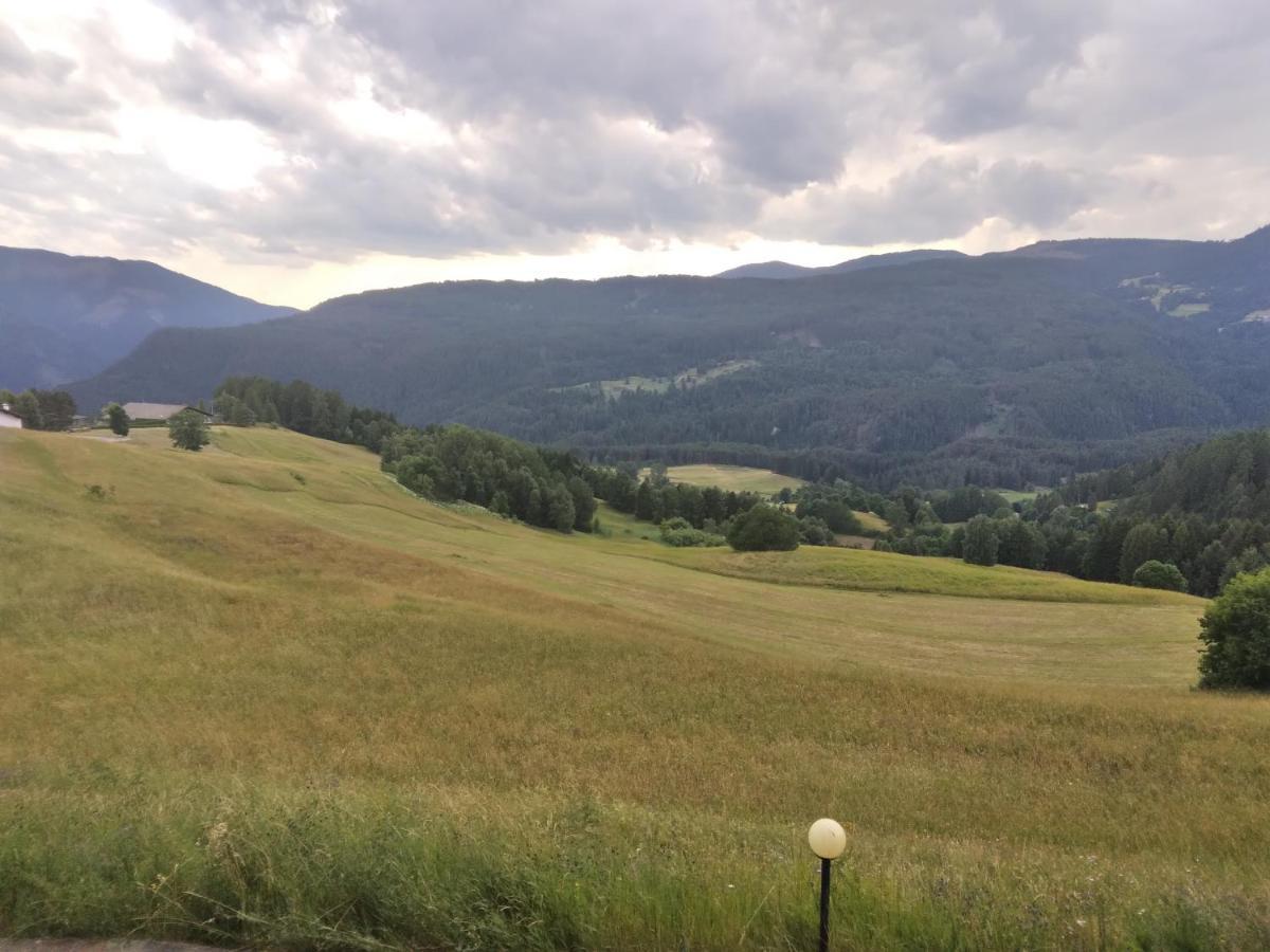 La Casa Di Grace Nella Valle Incantantata Carano  Eksteriør billede