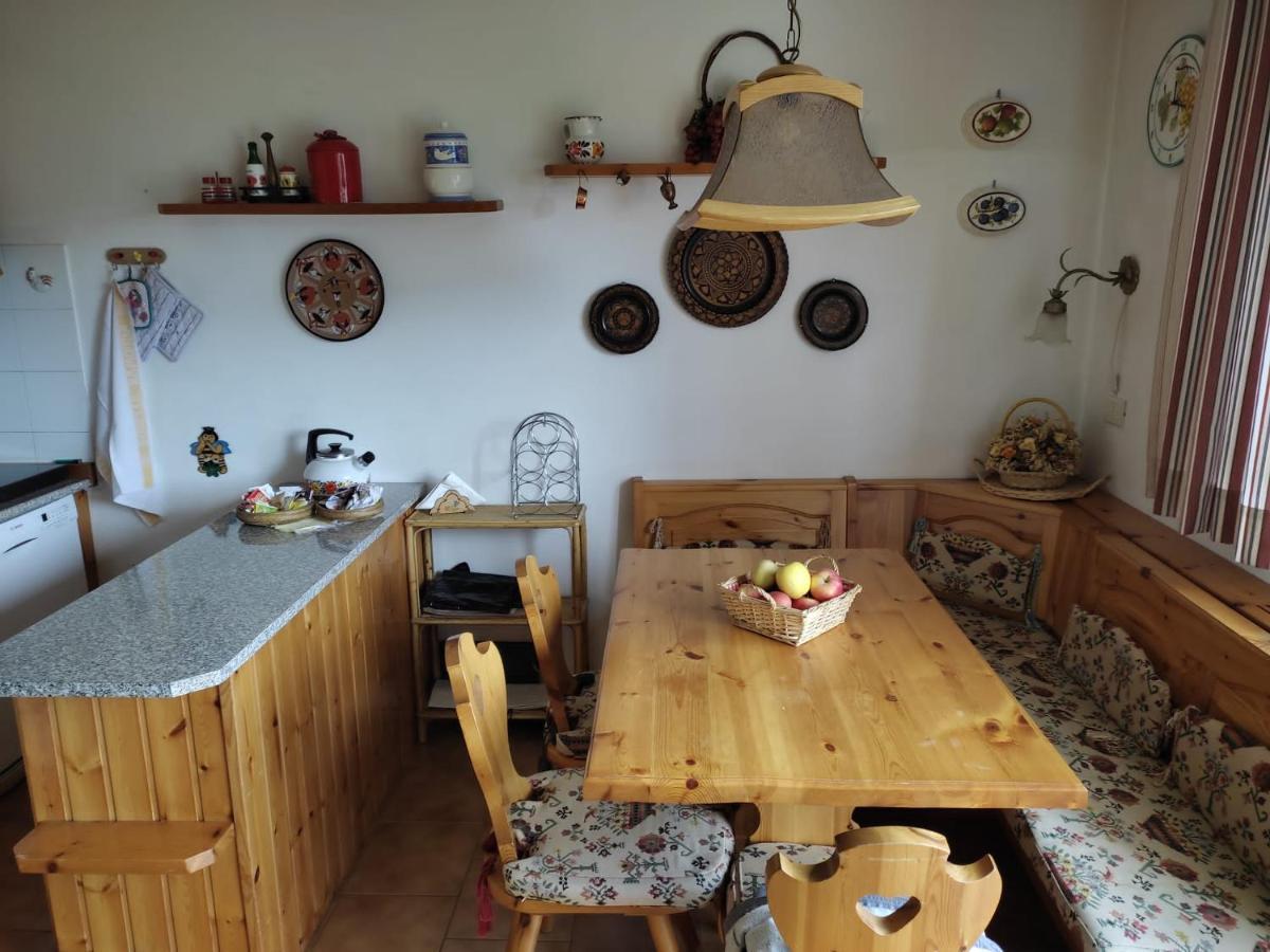 La Casa Di Grace Nella Valle Incantantata Carano  Eksteriør billede