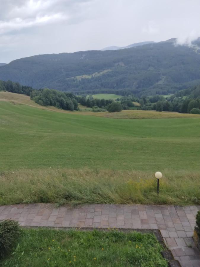 La Casa Di Grace Nella Valle Incantantata Carano  Eksteriør billede